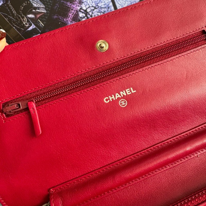 ✨犒賞自己的禮物 Chanel 紅色漆皮2.55復古woc-13