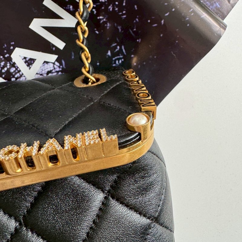 🎉經典版 Chanel 黑色方形金色水鑽字樣金鏈包-2