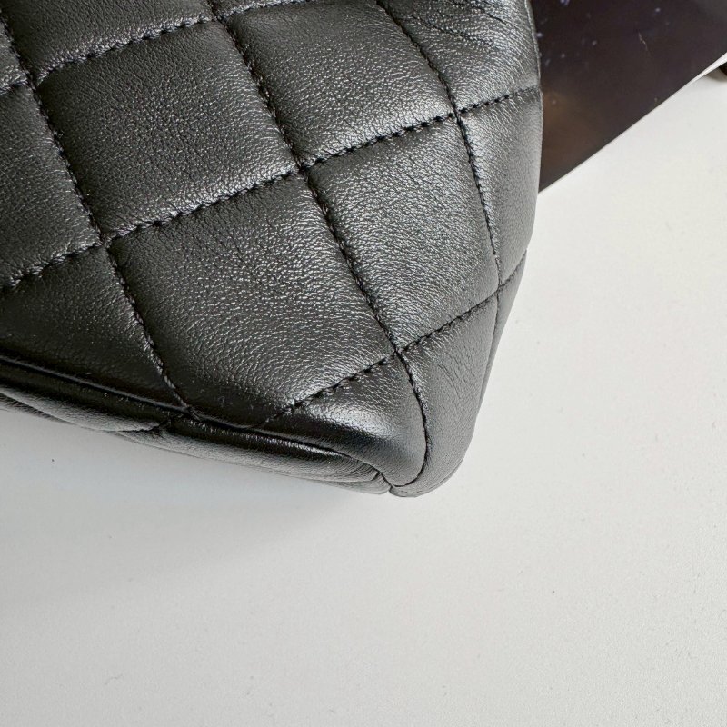 🎉經典版 Chanel 黑色方形金色水鑽字樣金鏈包-4