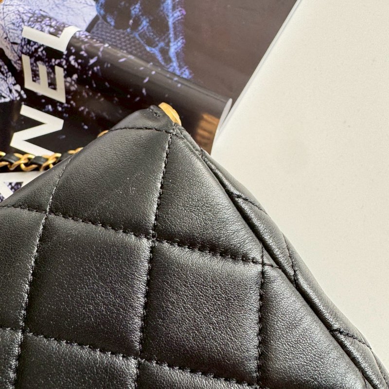 🎉經典版 Chanel 黑色方形金色水鑽字樣金鏈包-9