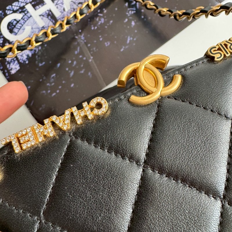 🎉經典版 Chanel 黑色方形金色水鑽字樣金鏈包-10