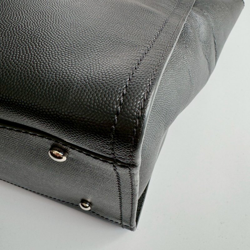 ✨容量超大 Chanel 黑色卯釘銀字母手提肩背沙灘包 購物包-2