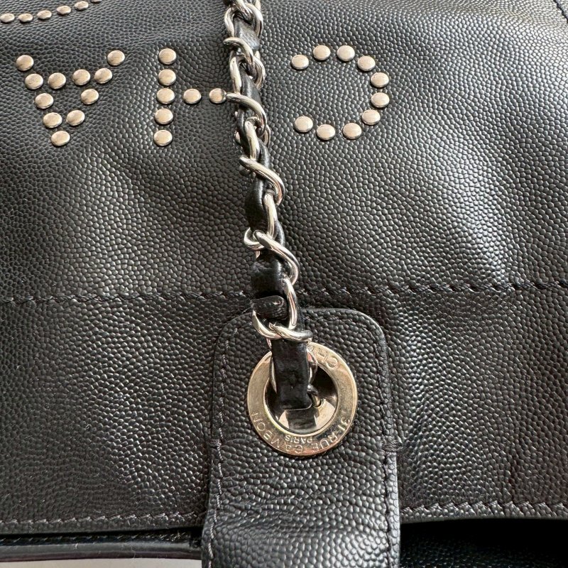 ✨容量超大 Chanel 黑色卯釘銀字母手提肩背沙灘包 購物包-6