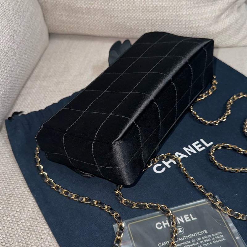 新上架❤️‍🔥藏家級🖤Chanel Vintage🖤山茶花黑色緞面冰格CF小包/香奈兒山茶花cf-21