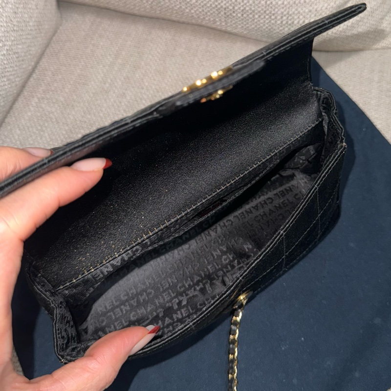 新上架❤️‍🔥藏家級🖤Chanel Vintage🖤山茶花黑色緞面冰格CF小包/香奈兒山茶花cf-22