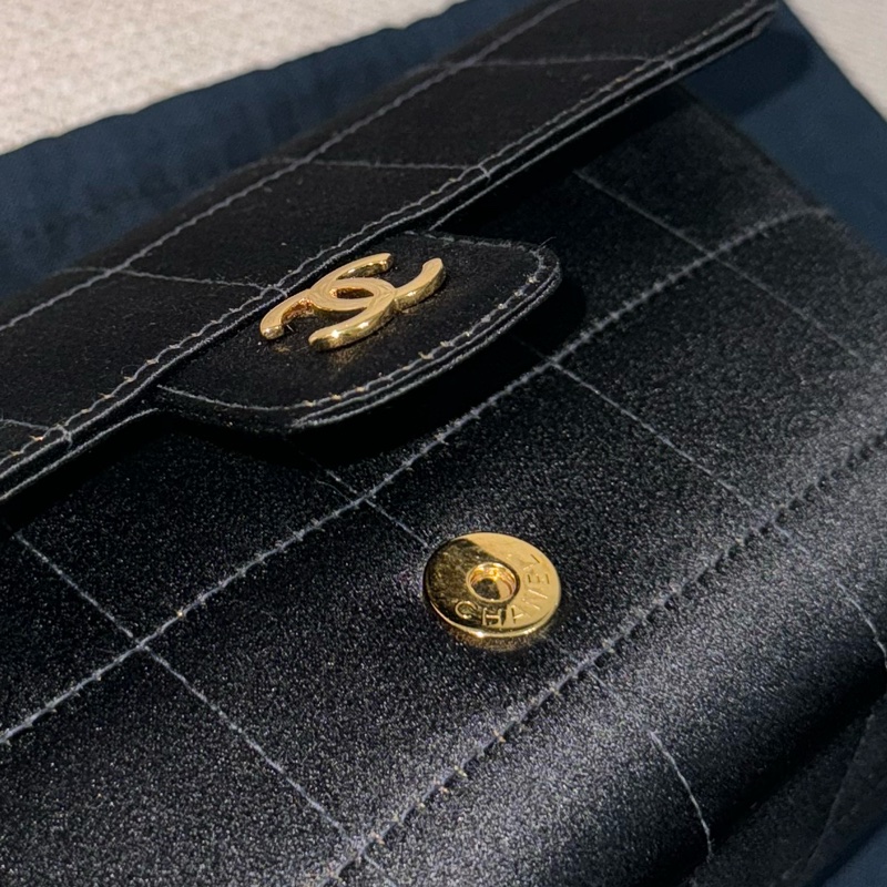 新上架❤️‍🔥藏家級🖤Chanel Vintage🖤山茶花黑色緞面冰格CF小包/香奈兒山茶花cf-33