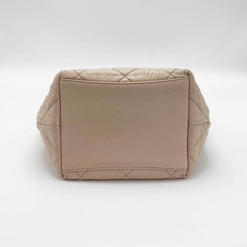CHANEL 米色流浪hobo手提肩背斜背飯盒包14.5*14*12 98新配件塵袋-4