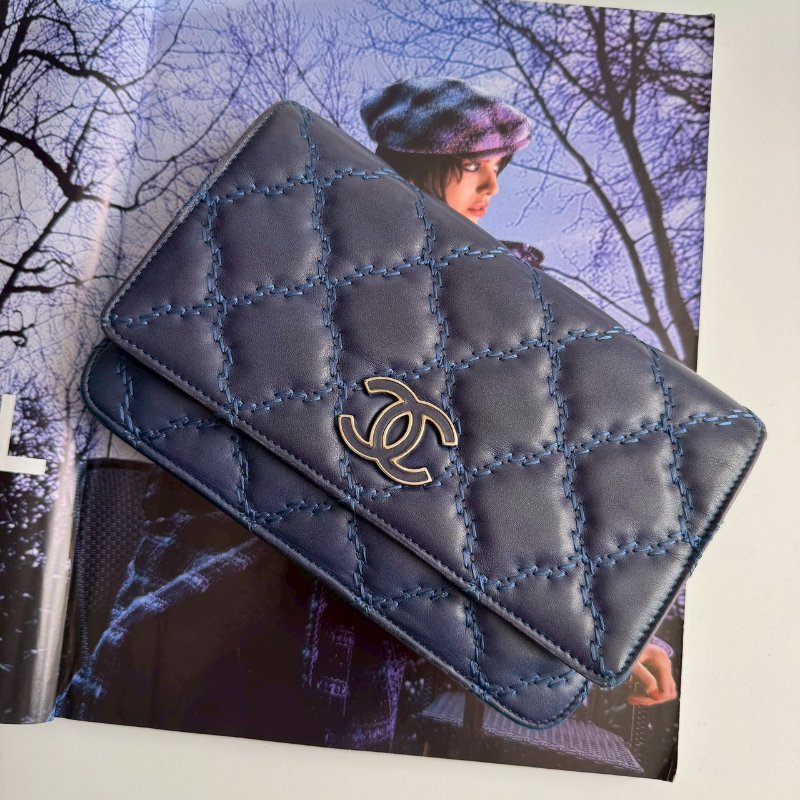 😍特殊色 Chanel 藍莓色大雙C羊皮菱格紋WOC-0