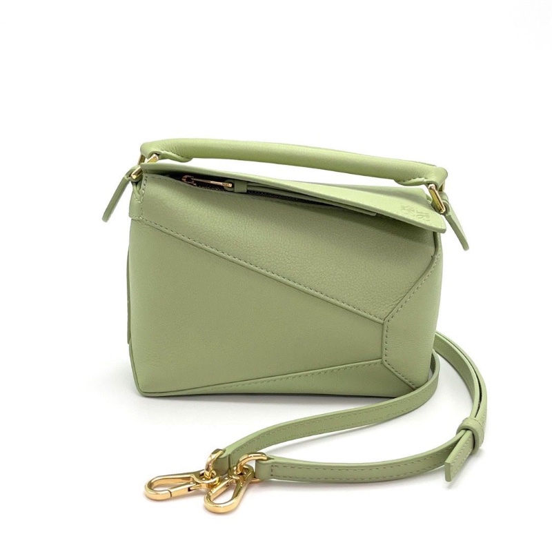 LOEWE 酪梨綠金扣Puzzle mini17*11*7.5 98新配件塵袋-1