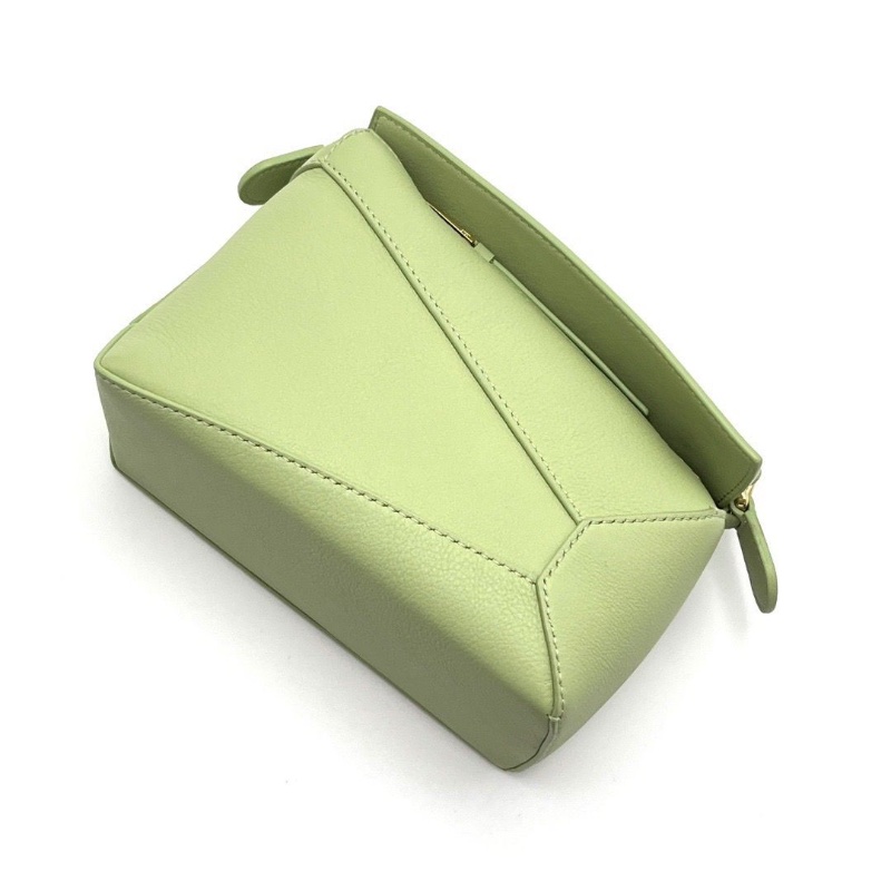 LOEWE 酪梨綠金扣Puzzle mini17*11*7.5 98新配件塵袋-4
