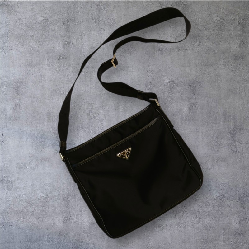 【🐴馬上下單最優惠】🧧限時降價至2/11（原$18800）【8成新】㊣✨PRADA✨（附防塵袋）普拉達 黑色 帆布 皮革 口袋 雙面 郵差包 肩背包 斜背包 /二手包/二手精品🌳二手樹屋🌳-1