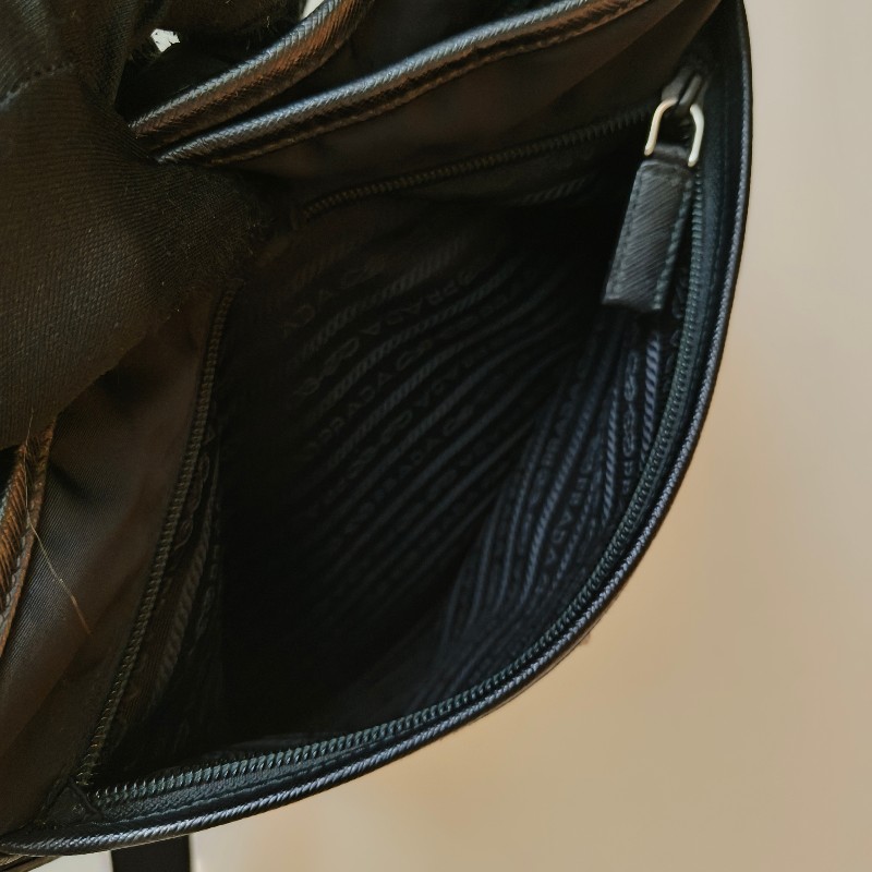 【🐴馬上下單最優惠】🧧限時降價至2/11（原$18800）【8成新】㊣✨PRADA✨（附防塵袋）普拉達 黑色 帆布 皮革 口袋 雙面 郵差包 肩背包 斜背包 /二手包/二手精品🌳二手樹屋🌳-18