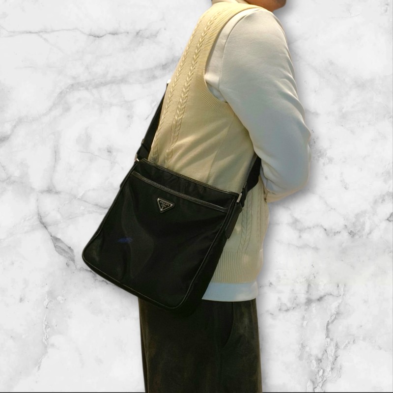 【🐴馬上下單最優惠】🧧限時降價至2/11（原$18800）【8成新】㊣✨PRADA✨（附防塵袋）普拉達 黑色 帆布 皮革 口袋 雙面 郵差包 肩背包 斜背包 /二手包/二手精品🌳二手樹屋🌳-47