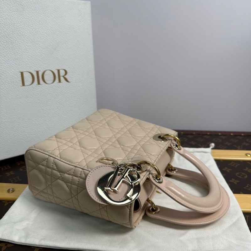 DIOR櫻花粉金黛妃四格徽章 肩帶手提肩背斜背包20*17*8 98新配件盒子 塵袋-3