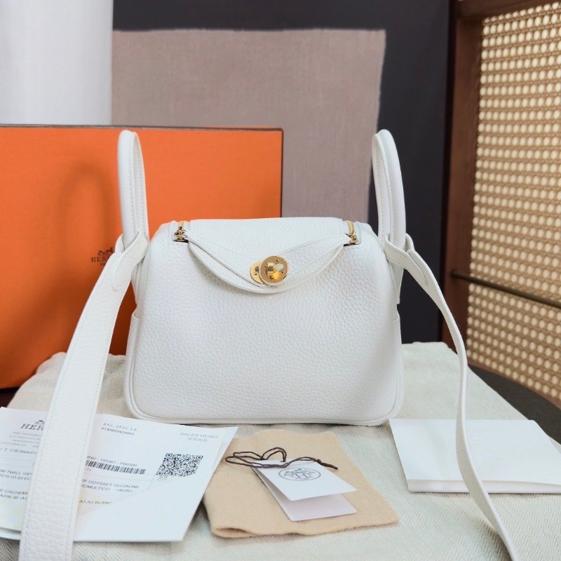 HERMES 新白色金扣mini lindy 手提肩背斜背包18*13*10 99新配件盒子塵袋購證吊牌毛氈布-1