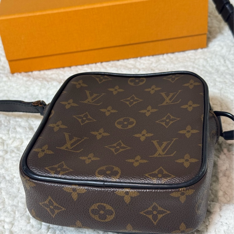 Louis Vuitton 🤎老花拉鍊單肩包/LV 斜背包/側背包/相機包 M69404-15