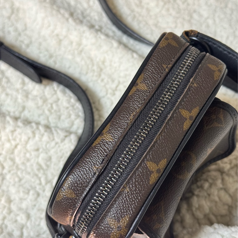 Louis Vuitton 🤎老花拉鍊單肩包/LV 斜背包/側背包/相機包 M69404-43
