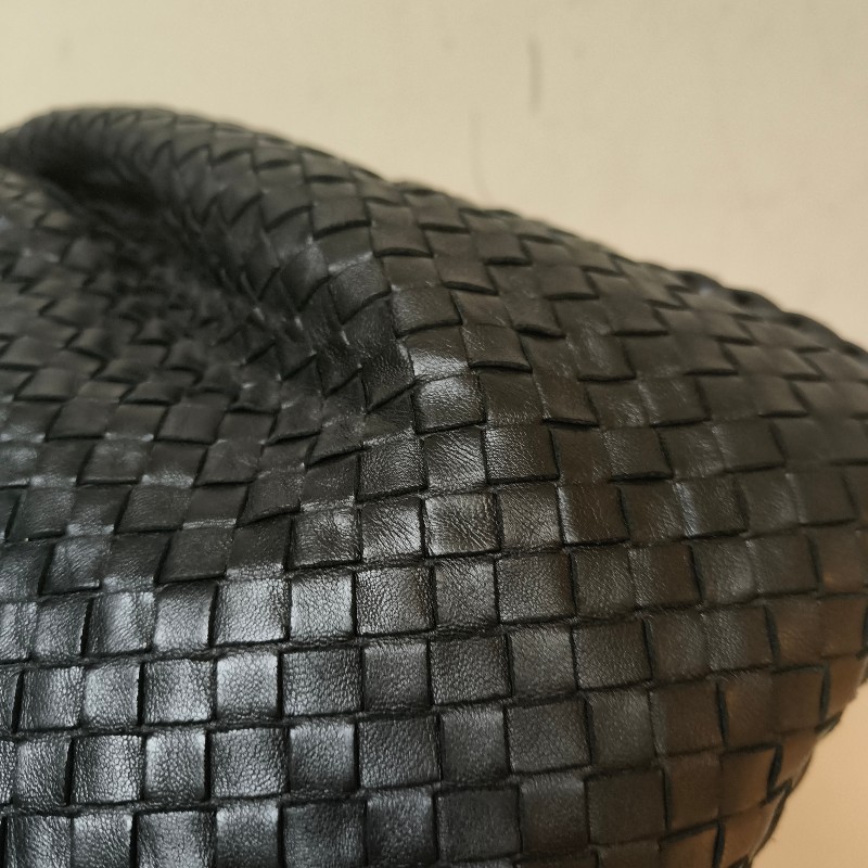 【8成新】㊣✨Bottega Veneta ✨寶緹嘉 BV Hop Bag 羊皮 黑色 編織 手提包 肩背包 腋下包 月牙包 /二手包/二手精品/保證正品🌳二手樹屋🌳-22