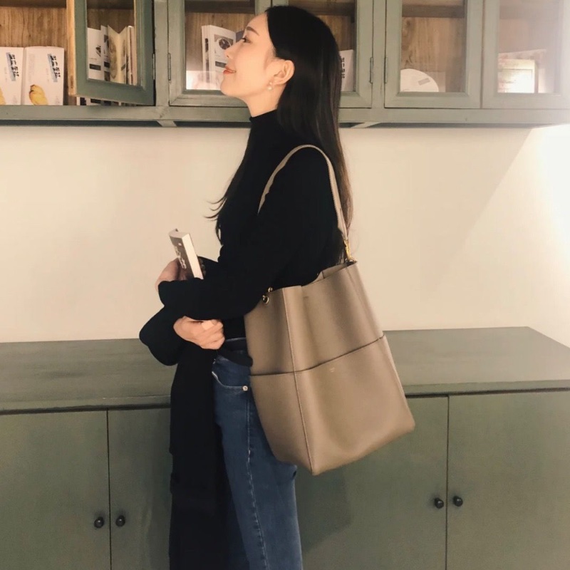 Celine Sangle大象灰🐘顆粒牛皮水桶包 23*32*16 99新配件塵袋-0