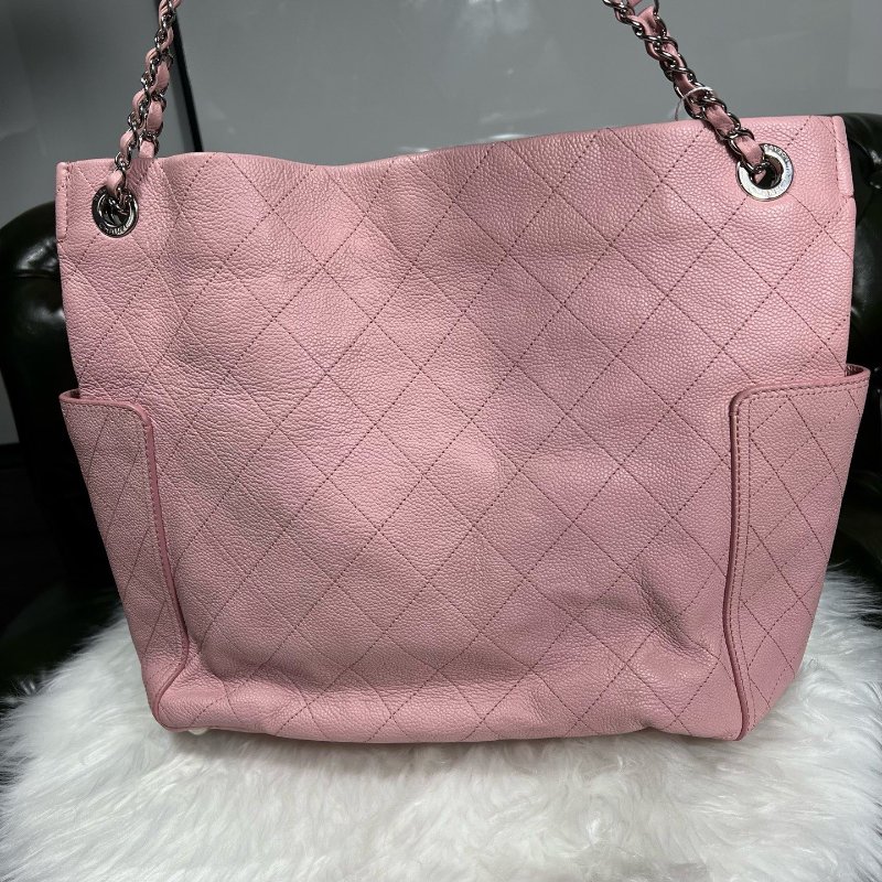 香奈兒/Chanel 櫻花粉銀扣荔枝皮 菱格紋鏈條托特包-1