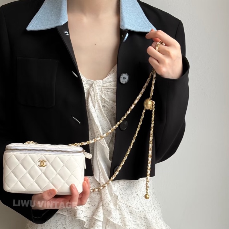 莉亞精品♡ Chanel AP2303 金珠白盒子 二手-1