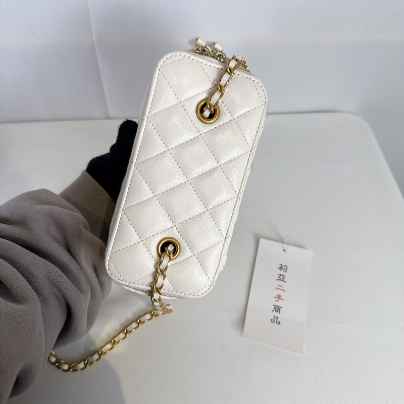 莉亞精品♡ Chanel AP2303 金珠白盒子 二手-6