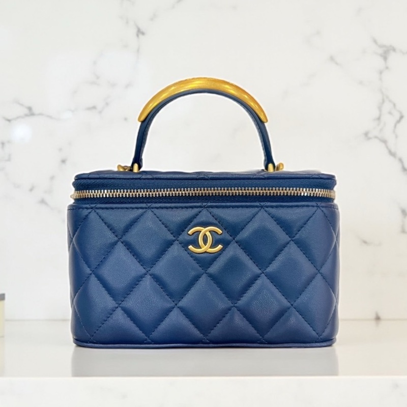 莉亞精品♡ Chaenel 手把長盒子藍 二手-0