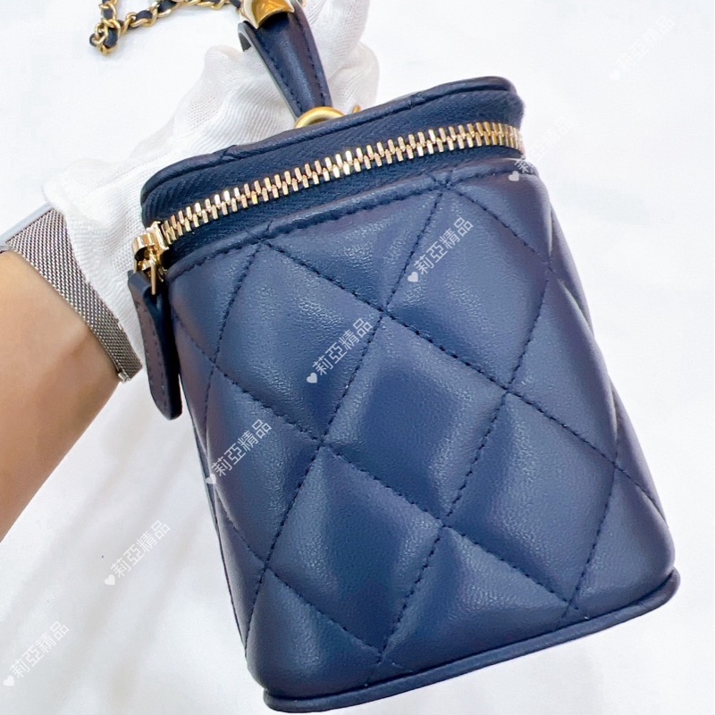 莉亞精品♡ Chaenel 手把長盒子藍 二手-3