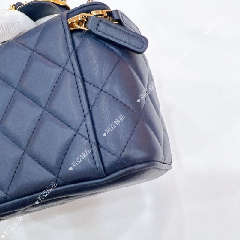 莉亞精品♡ Chaenel 手把長盒子藍 二手-7