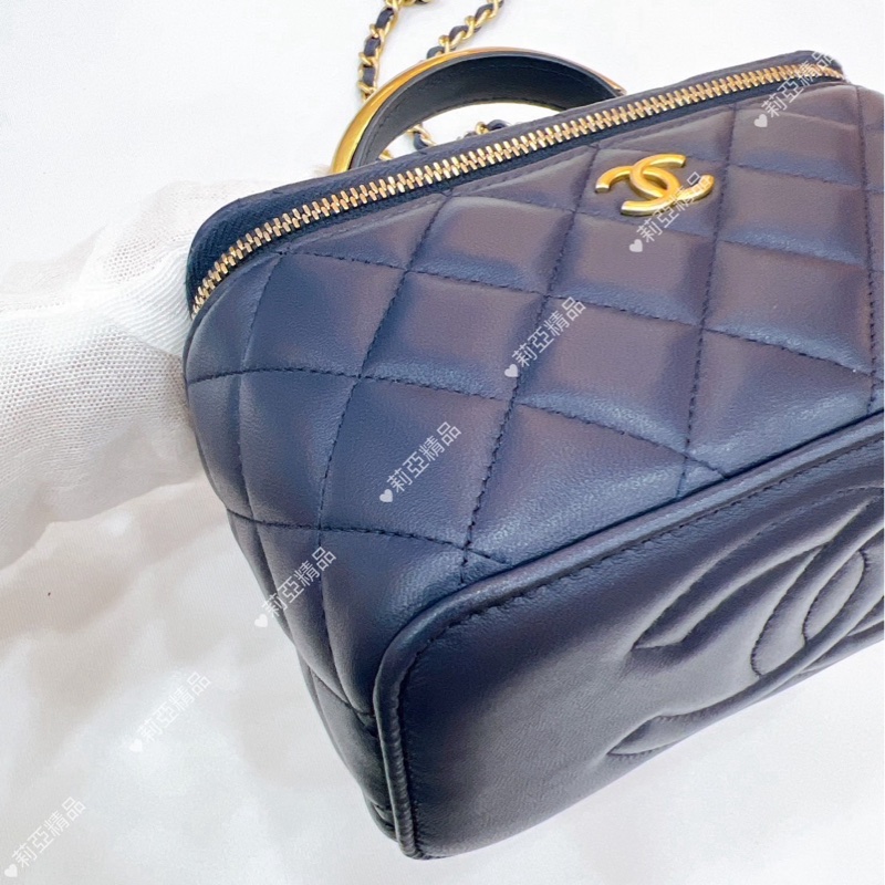 莉亞精品♡ Chaenel 手把長盒子藍 二手-9