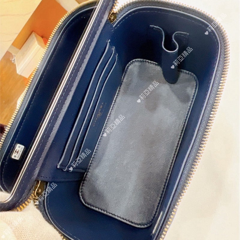 莉亞精品♡ Chaenel 手把長盒子藍 二手-13