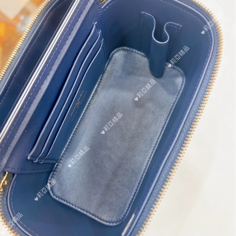 莉亞精品♡ Chaenel 手把長盒子藍 二手-14