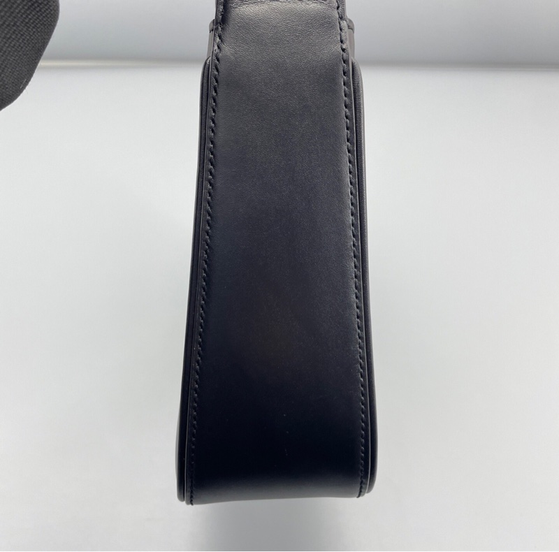 【簡約高級✨幾乎全新】SAINT LAURENT YSL LE5A7 金標Logo 腋下包|手提包~單肩包-2