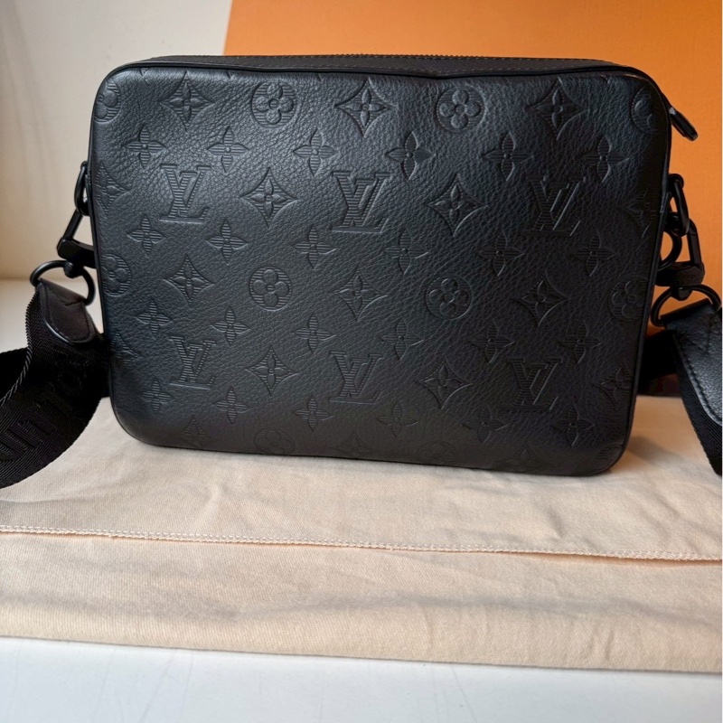 男款trio郵差包-30