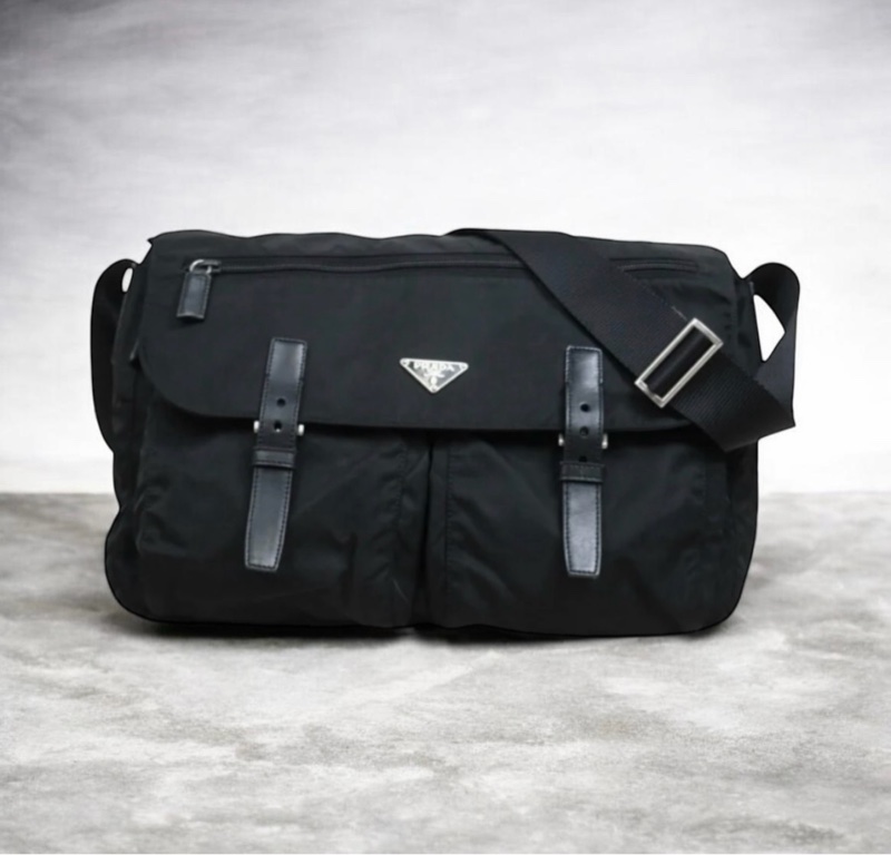 「JL精品代購」9新 Prada 郵差包-0