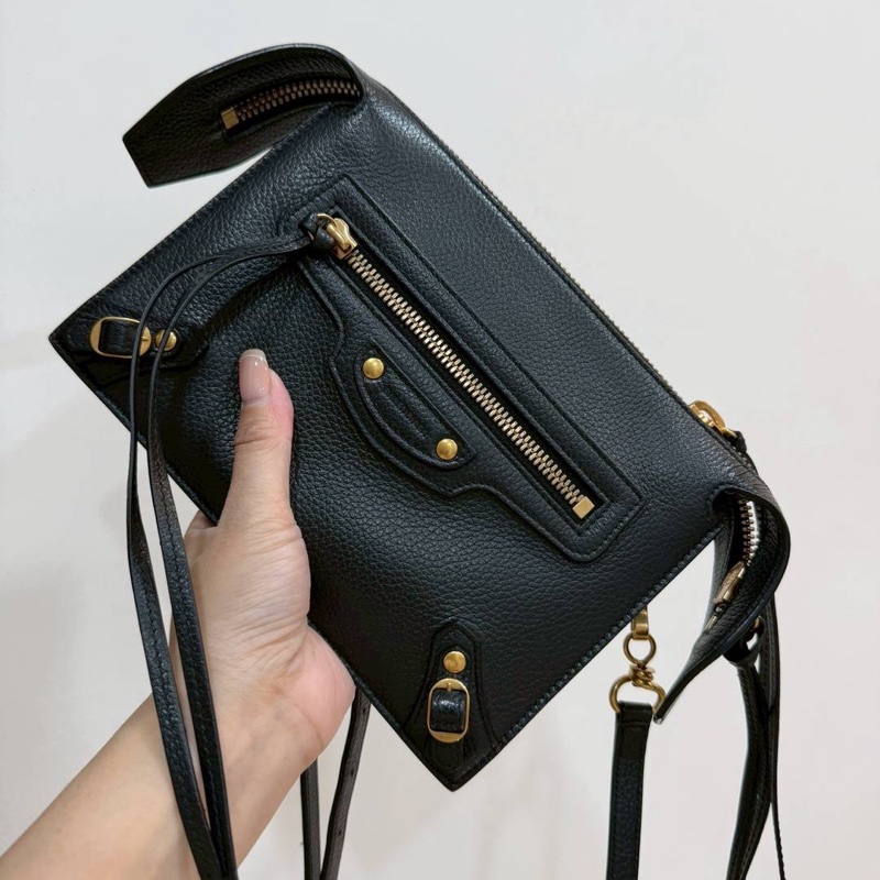 BALENCIAGA 巴黎世家 NEO CLASSIC 鉚釘 釦飾 拉鍊 斜背包 肩背包 側背包 手拿包-6