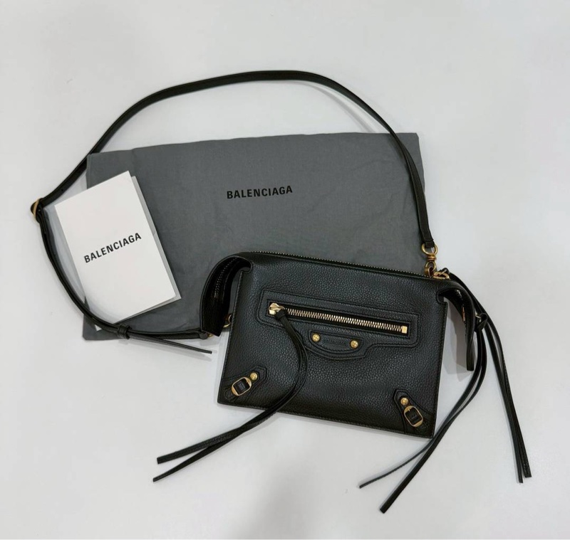 BALENCIAGA 巴黎世家 NEO CLASSIC 鉚釘 釦飾 拉鍊 斜背包 肩背包 側背包 手拿包-10