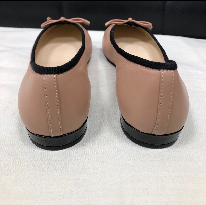 【全新✨經典芭蕾鞋❤️全網最低價】Prada黑色漆皮拼粉色蝴蝶結平底鞋37碼 小羊皮-2