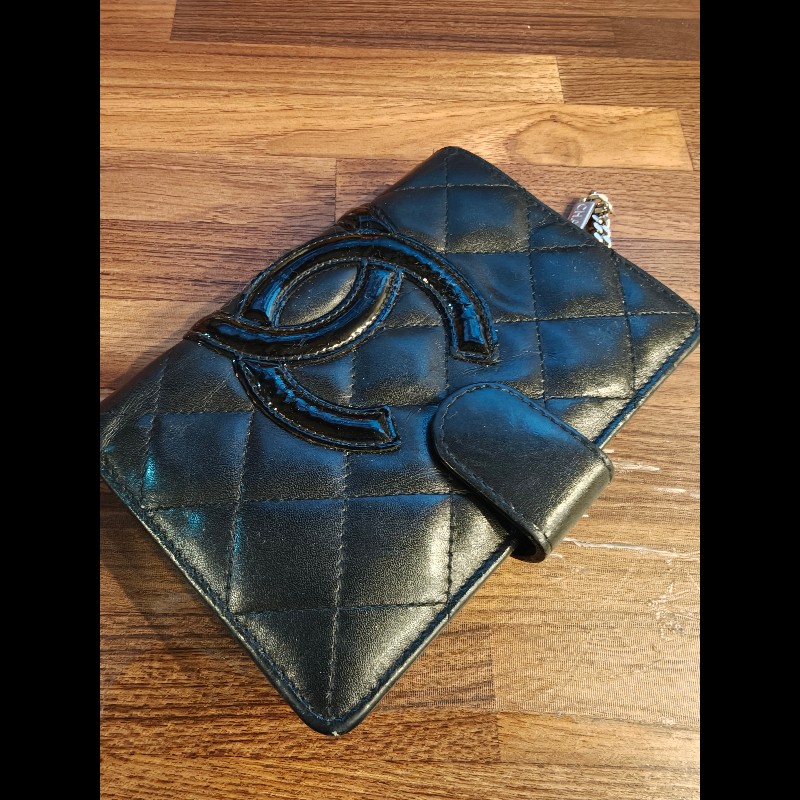 不議價特價出清,家人不使用的chanel香奈兒coco皮夾,功能正常,買到賺到-11