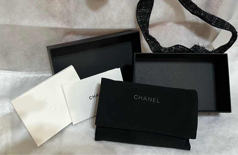 香奈兒Channel 黑金 短錢包-1