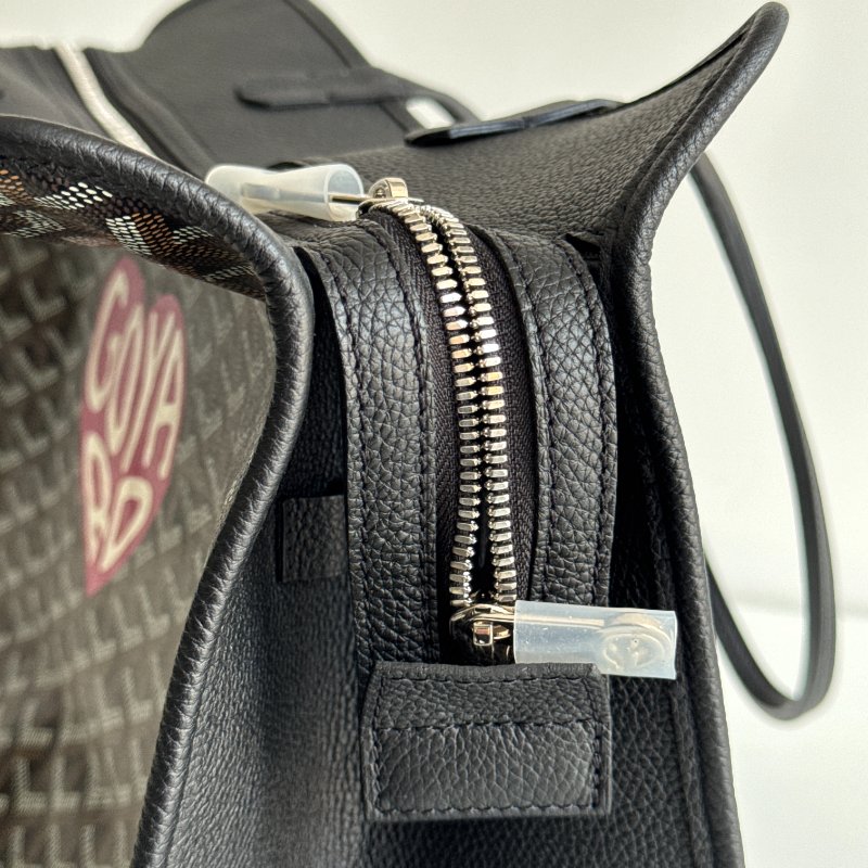 99新🆕 Goyard 戈雅 Hardy PM Bag 黑(手繪紅色愛心)-10