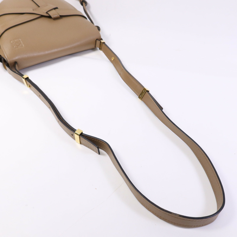 LOEWE 牛皮皮革Gate金扣手挽袋-8