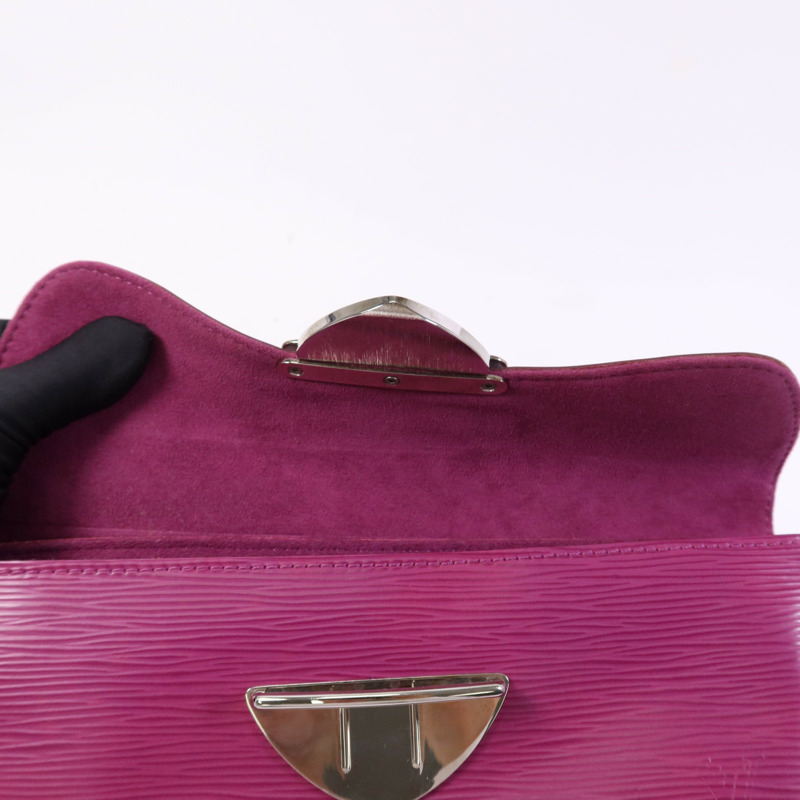 LOUIS VUITTON Epi Pochette Montaigne銀扣肩背袋-10