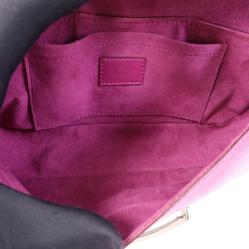 LOUIS VUITTON Epi Pochette Montaigne銀扣肩背袋-11