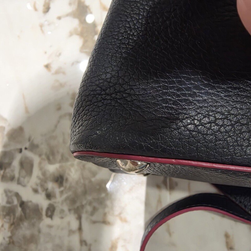 【99新✨經典設計✨多功能用法】LV Capucines bb 藏藍色 金扣 單肩手提包 斜背　-5