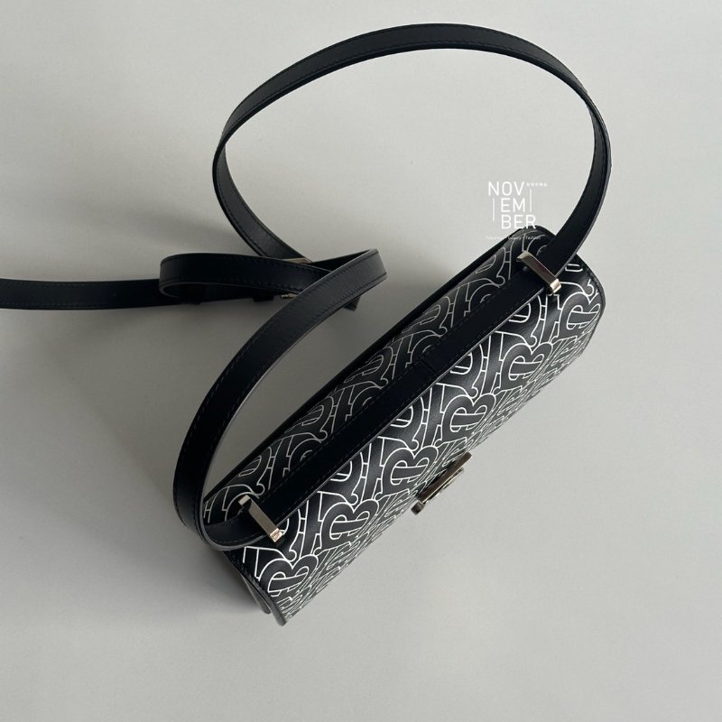 閒置新🫰🏻 Burberry 博伯利 TB 鎖釦包 黑(滿版Logo白字)-3