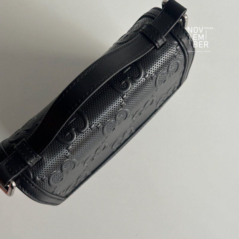 Gucci 黑色壓紋郵差包-2