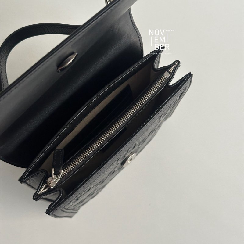 Gucci 黑色壓紋郵差包-4