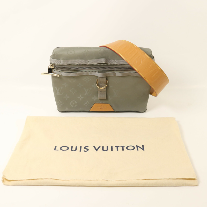 LOUIS VUITTON Monogram Titanium Messenger PM金扣肩背袋-8