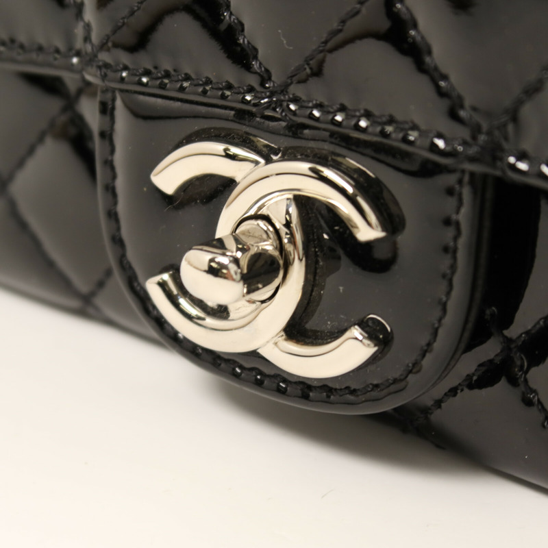 CHANEL 漆皮皮革Chain Shoulder銀扣鏈帶肩背袋-9